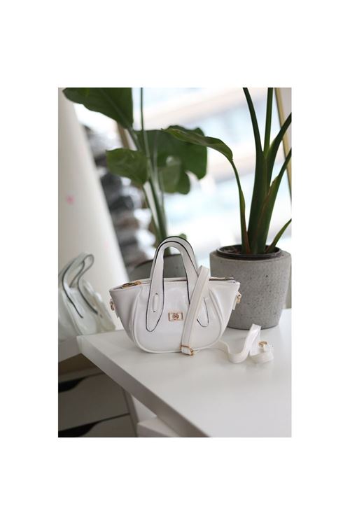 Kadın Beyaz Rugan Tutma Saplı Pouch El Çantası