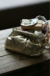 Metalik Gold Bohça Form Kartlıklı Omuz Çantası